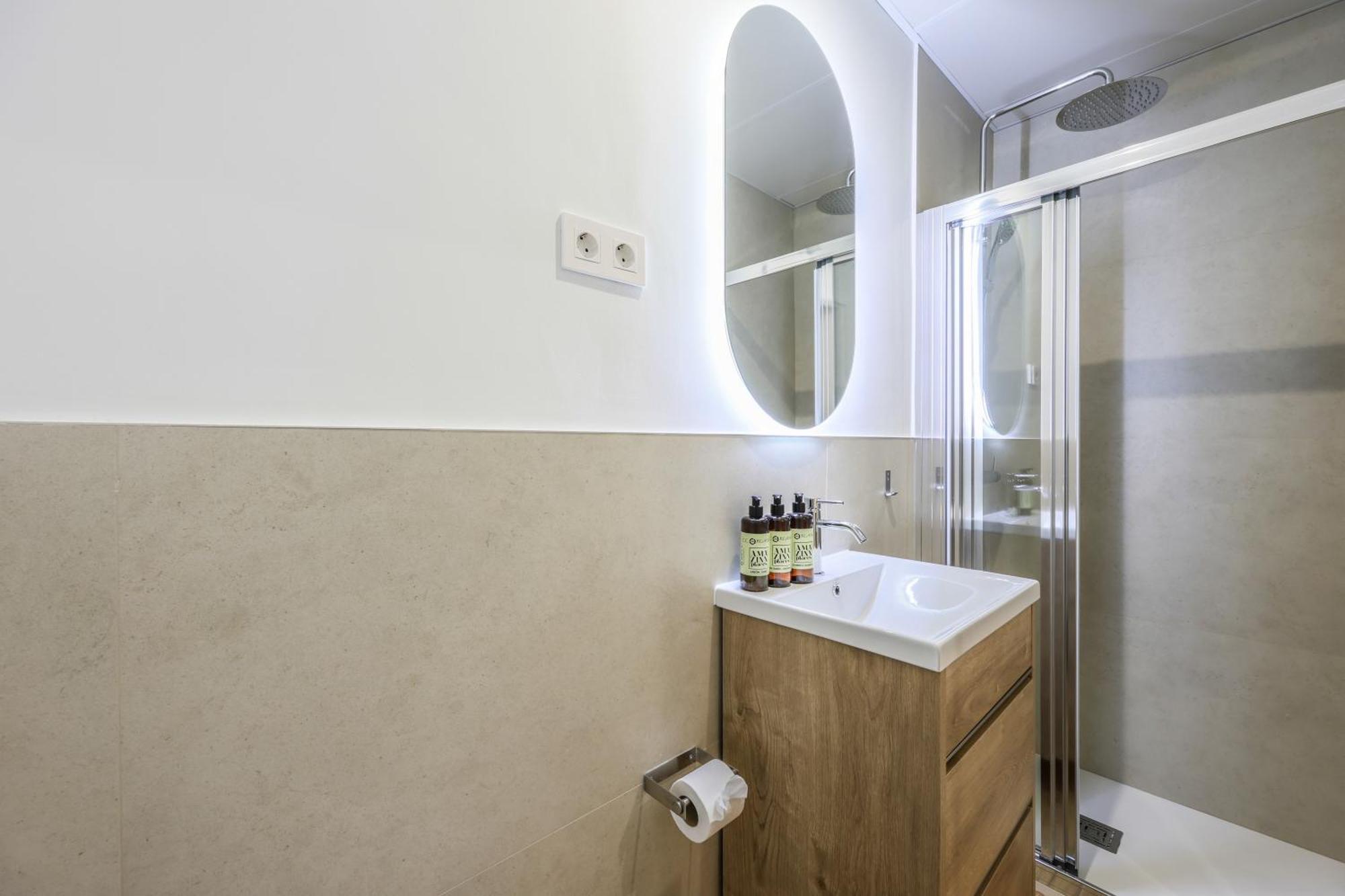 Encantador Apartamento Plaza Del Callao, Mid Term Madrid Luaran gambar